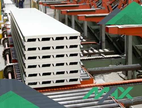 Un panel de acero se sostiene en una estructura metálica y se ensambla con sus materiales pares con facilidad. Contamos con entregas a todo México.